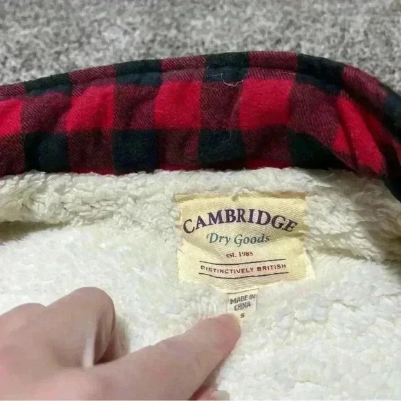 cambridge dry goods vest Women Size S Buffalo Plaid Fuzzy Inside - Picture 6 of 8